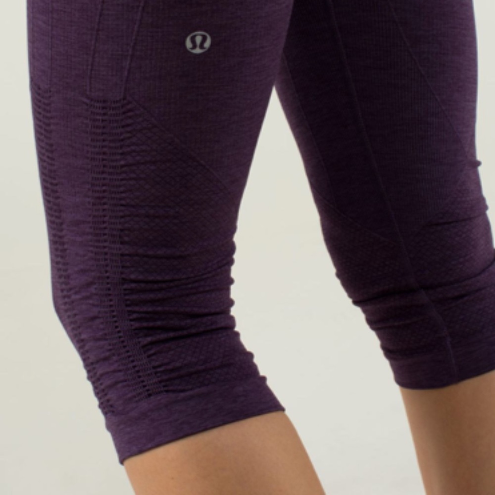 Lululemon In the Flow Crop II (HEATHERED DEEP ZINFANDEL) - Picture 5 of 6